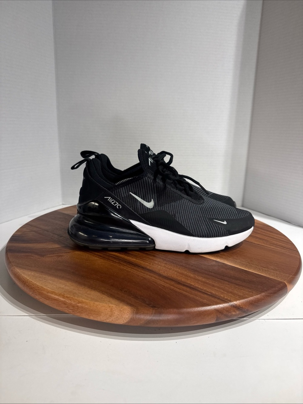 Nike Air Max 270 Big Kids Size 7Y Black Shoes White Sole Comfort Sneaker